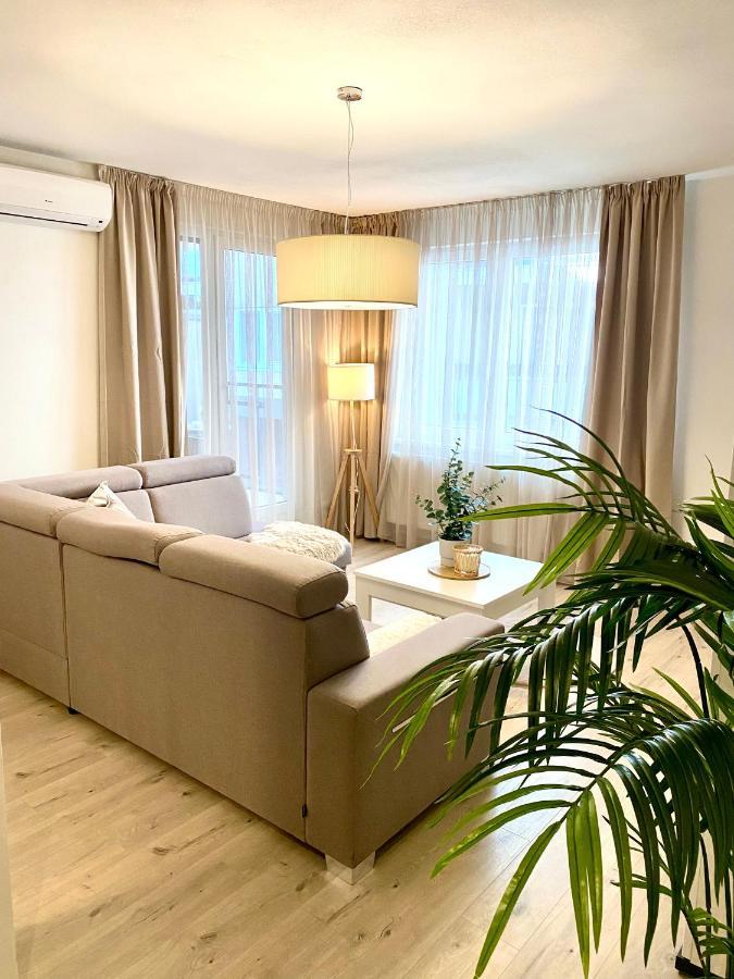 The Elite Suite Downtown A/C & Garage Parking Pressburg Exterior foto